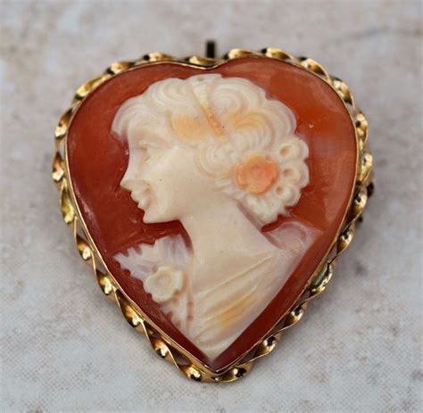 Estate 14k Yellow Gold Heart Shaped Cameo Brooch Pin Or Pendant 585
