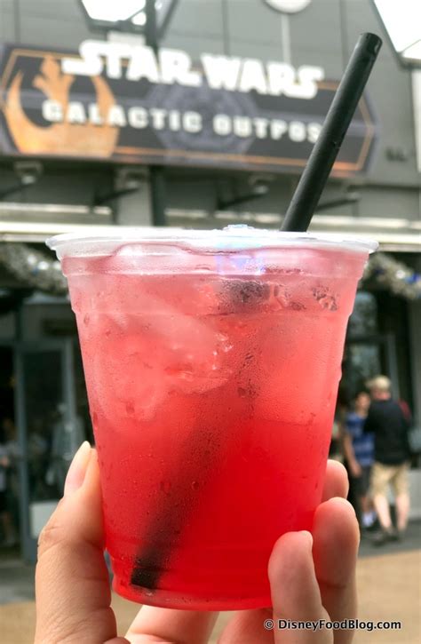 Review These 3 Exclusive Star Wars Drinks In Disney World Have The