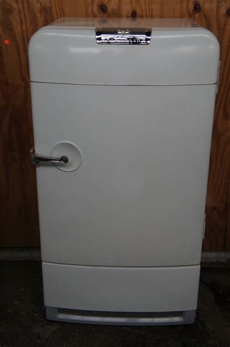 Vintage S Frigidaire Refrigerator Unit Retro General Motors Gm Rare