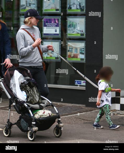 Jodie Whittaker The Next Dr Who Out Near Her London Home With Her Daughter Featuring Jodie