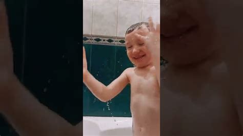 Дети баловство в ванной YouTube