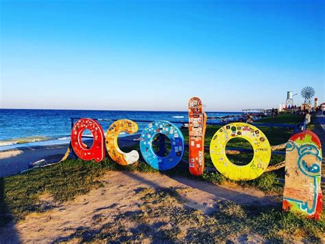 It is part of the commune of limanu and in 2002, it had a population of 178. Vama Veche, the Hippie Capital of Romania - KickAss Things