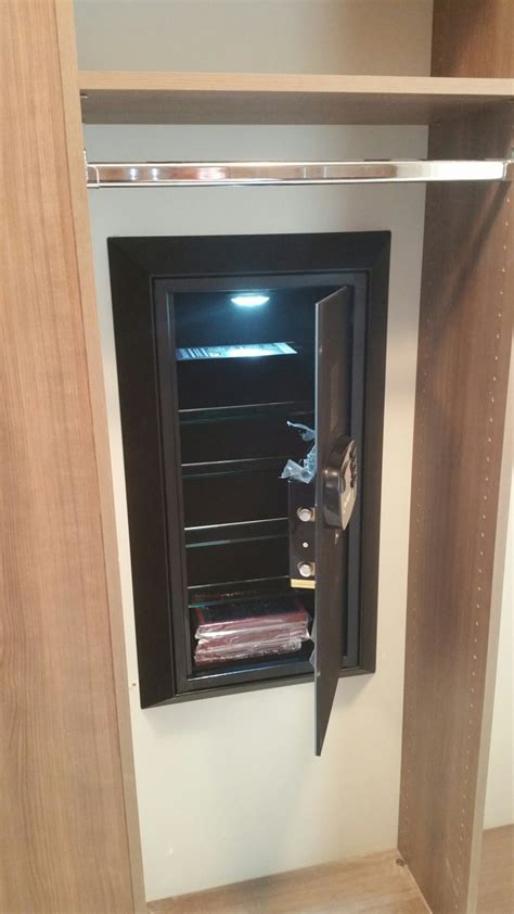 A great thing about a closet gun safe is that you have a lot more room to work with. Diamond Wall Safe Denver | Digital Safes Online