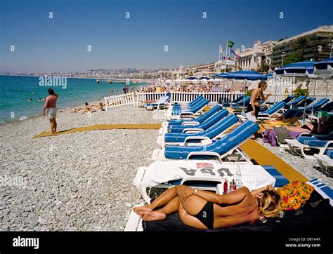 A Pay Beach At Promenade Des Anglais Nice Cote D Azur France French Riviera Stock Photo Alamy