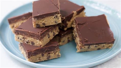 Heat on high in the microwave, in increments of 40 seconds, stirring in between each increment, until melted and fully combined. 17 Best Vegan Dessert Recipes - Tip Junkie