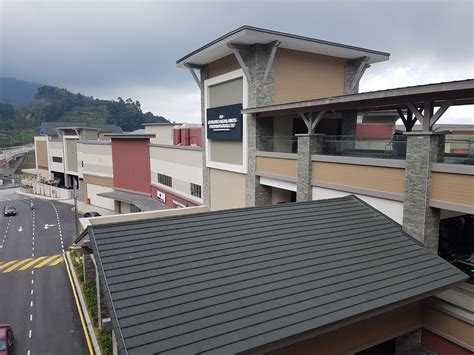 Genting highlands, pahang genting premium outlet is a modern shopping mall at the midhill of genting highlands. jalanjalan: Genting Highlands Premium Outlets, Pahang
