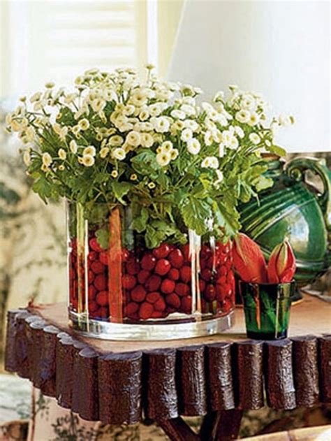 Christmas is inarguably one of the most fun times of the year … any reason to build a lantern out of picture frames is a good reason. 55 Beautiful Christmas Centerpieces - DigsDigs