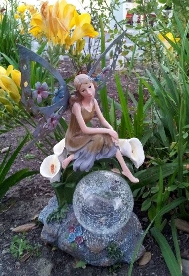 Fairy Statue With Crackled Glass Ball Solar Light