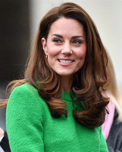 The Duchess Of Cambridge Is Looking Amazing In Bright Green Today 💚
