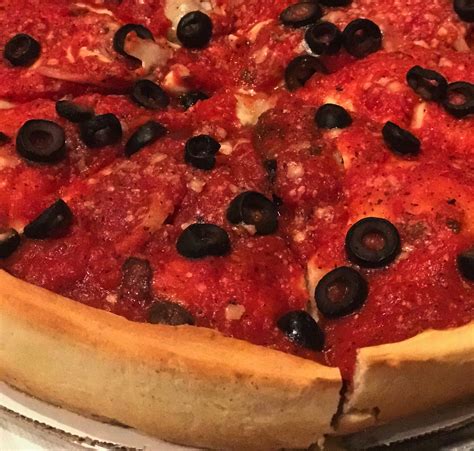 Had my first taste of authentic chicago deep dish pizza while visiting one of my best friends. Giordano's Pizzeria | Famous Stuffed Pizza - Chicago ...