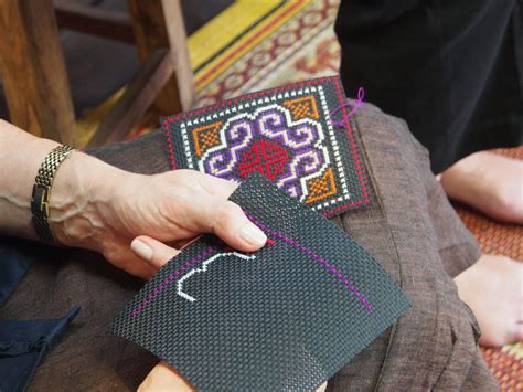 free-activity-introduction-to-hmong-embroidery-traditional-arts-and