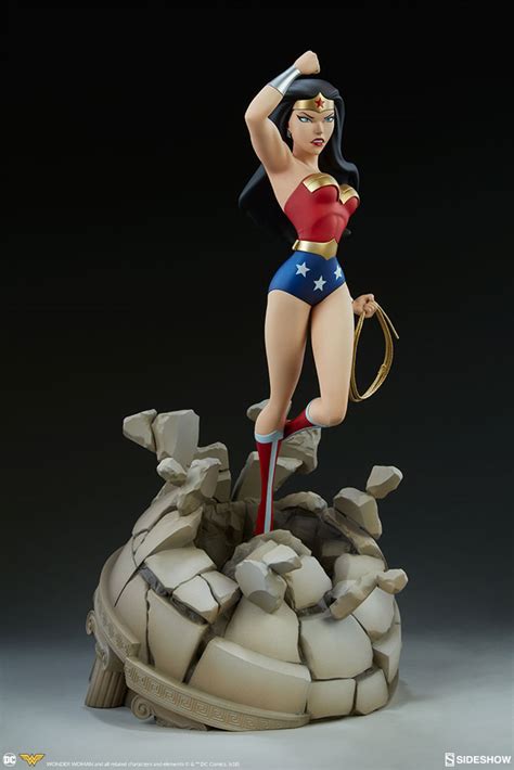 Die serie lief fast komplett bei rtl, mit ausnahme des pilotfilms und einer folge aus der mitte, die ausgefallen war. Wonder Woman Statue- The Animated Amazon Arrives ...