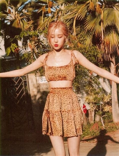18 Hq Scan Rose Photos Blackpink Summer Diary 2019 In Hawaii