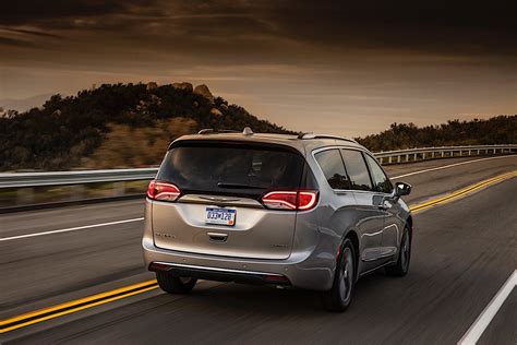 Chrysler Pacifica And Dodge Caravan Get 35th Anniversary Edition