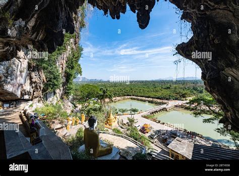 Cave Filled With Buddhas Yathaypyan Cave Hpa An Kayin State Myanmar