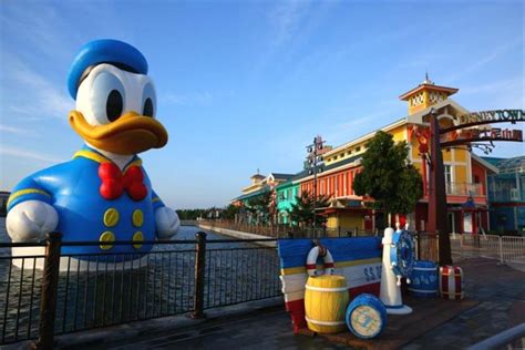 Giant Rubber Donald Duck Makes A Splash In Shanghai Disney Resort