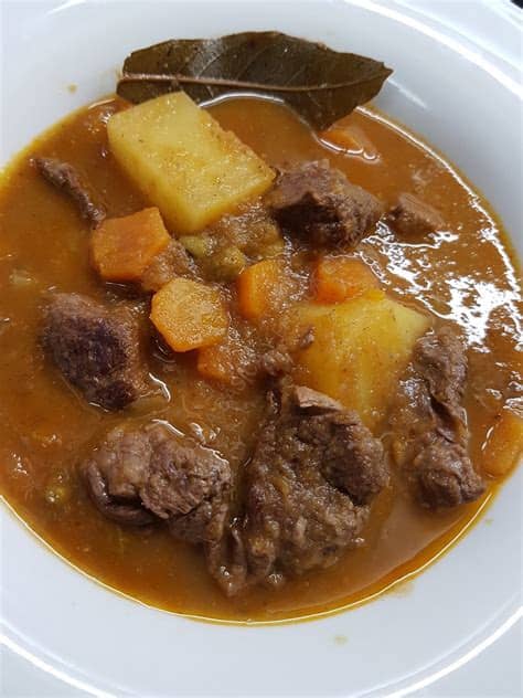 Un guiso estupendo para introducir en tu menú semanal. ESTOFADO DE TERNERA CON PATATAS CBF@