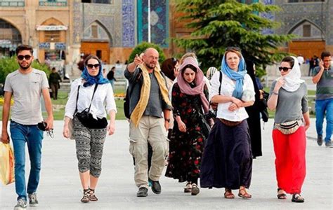 Do female tourists have to cover up in Turkey? 2