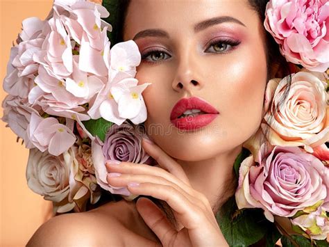 Beautiful White Girl With Flowers Stunning Brunette Girl With Big Bouquet Flowers Of Roses