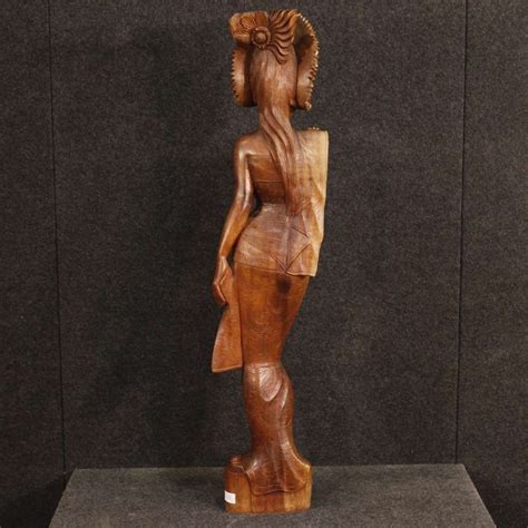 Indonesian Sculpture In Wood Female Figure From 20th Century For Sale