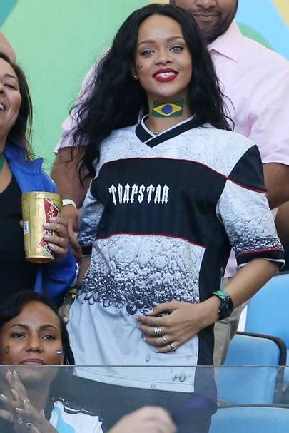 Rihanna Wants To Buy A Uk Football Club Glamour Uk