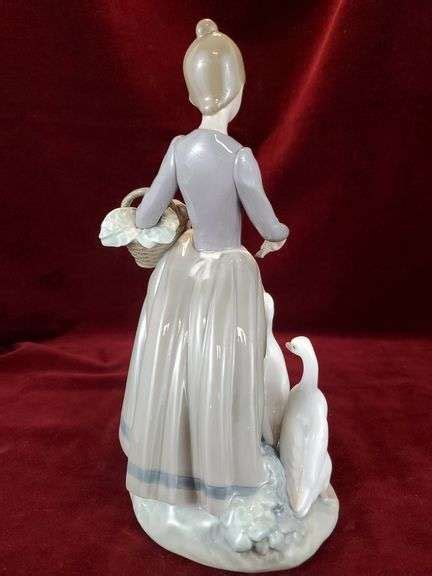 Lladro Girl Feeding Geese 10 Porcelain Figurine Bid Assets Online