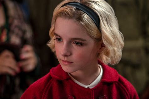 Captain Marvels Mckenna Grace Plays The Younger Versions Of Big Stars