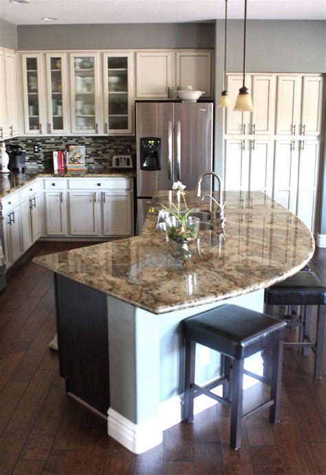 5 Kitchen Island Styles for Your Home | Curved kitchen, Curved kitchen