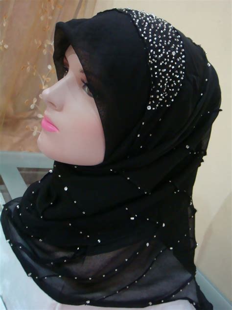 Kali ni admin ada stock baru untuk tatapan semua peminat2 tudung sekalian. GorgeousQisya: Tudung Bawal Manik 2nd Batch