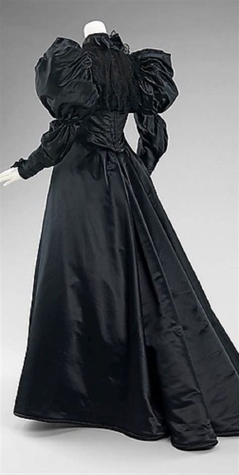 Nous avons tous les drames d'époque amour situés dans l'angleterre victorienne. Belle Époque | Costume victorien, Mode, Mode féminine