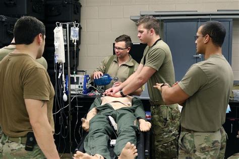 Who Attends The Special Operations Combat Medics Socm Course