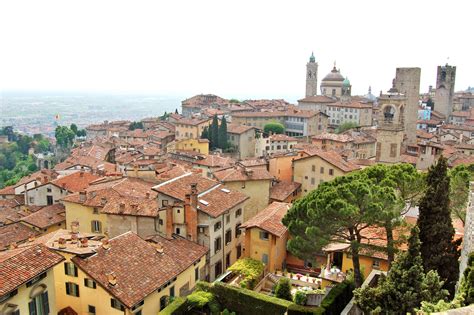 File:Bergamo città alta.jpg - Wikimedia Commons