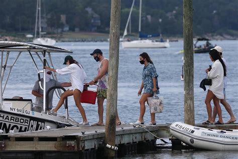 Emily Ratajkowski Seen On A Boat In Long Island New York 13 Gotceleb