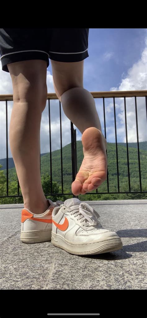 Who Wants A Sniff Of My Sweaty Sneaker Feet Dms And Pms Open R Feetpics
