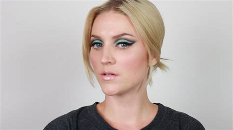 60s Makeup Tutorial Graphic Eye Liner Youtube