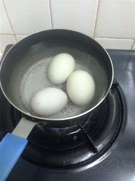Kepada anda yang nak belajar masa ketam telur masin, boleh tengok video ni. Ketam Pedas Telur Masin, Sedapnya Lain Macam. Ni Resipi ...