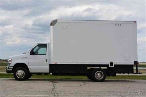 Curtain side and flat deck truck bodies. Ford E-450 Cutaway (2011) : Van / Box Trucks