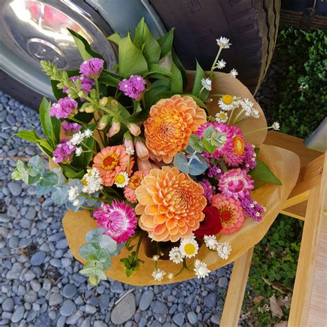 Iti Small Bouquet Blooming Local Flower Truck Florist