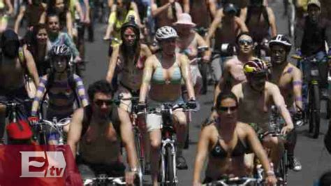 Comienza World Naked Bike Ride En La Ciudad De M Xico Exc Lsior En La