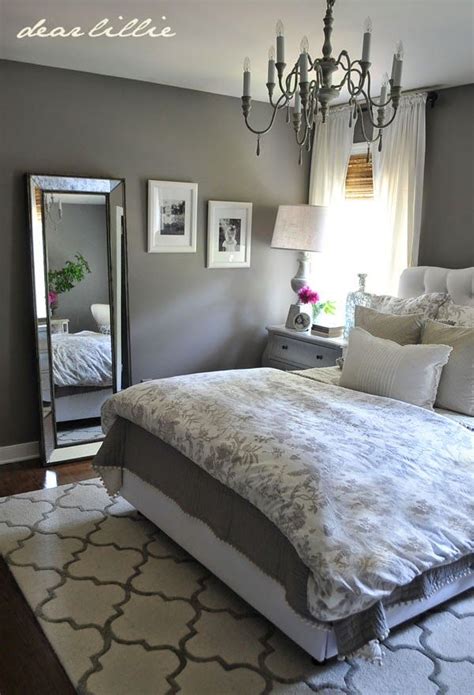 A structured grey bedroom idea for a stunning, straightforward bedroom. Dear Lillie: Some Finishing Touches to Our Gray Guest ...