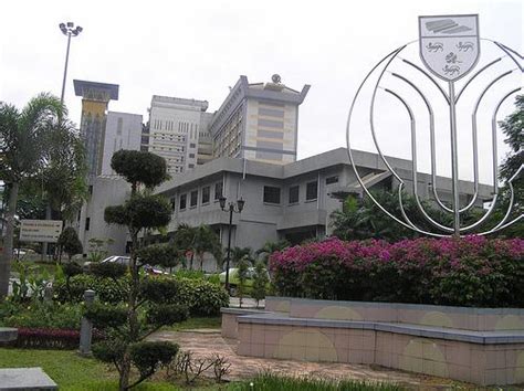It was established by statute in september 1962 and is part of university of malaya. University Malaya Medical Centre - Kuala Lumpur
