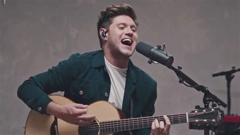 Watch Niall Horans Nice To Meet Ya Acoustic Performance Still Has