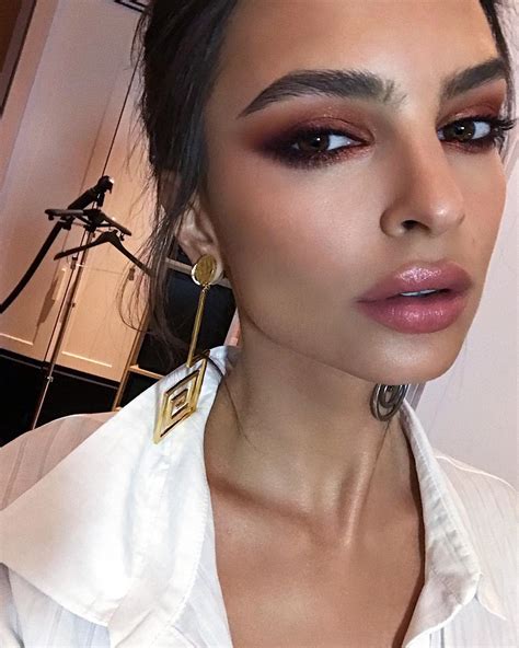 Emily Ratajkowskis Makeup Artist Serves Up 5 Party Looks That Will Make Jaws Drop Vogue