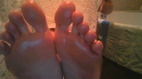 Male Big Oiled Feet Youtube