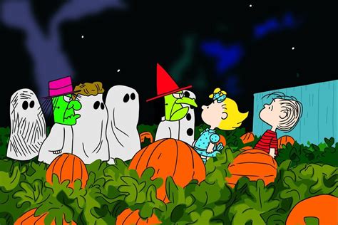Peanuts Gang Goes Trick Or Treating At The Pumpking Patch Charlie