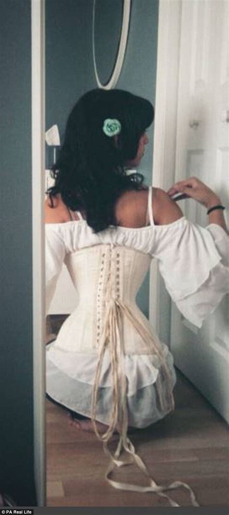 Woman Has Sculpted 18 Inch Waist By Wearing Corsets Daily Mail Online