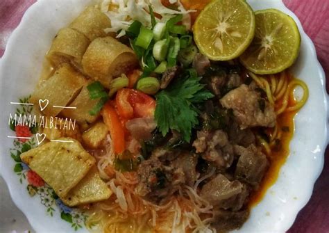 Mie means noodle made of flour, salt and egg, while soto refers to indonesian soup. Resep 46. Soto Mie Bogor Kuah Merah oleh Mama Albiyan ...