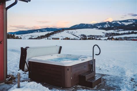 Relaxing In A Hot Tub In Winter Has Special Advantages Learn About Ten