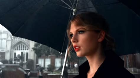 18 Taylor Swift Lyrics About Rain Because Shes Really In Love With Her