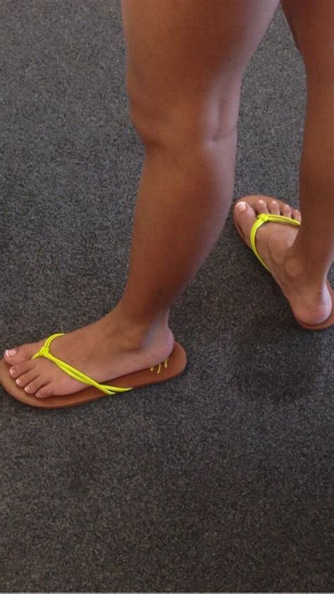 Eye 4 Toes On Twitter Latina Toes Feet Footfetish Creepshot 7puuengv2i Twitter